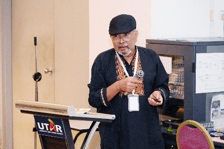 Top row, from left: Ts Jason Ong, Dr Ng, and Mr Abu Hassan