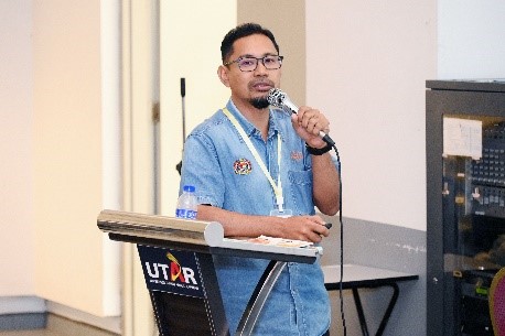 Top row, from left: Ts Jason Ong, Dr Ng, and Mr Abu Hassan