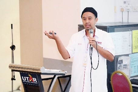 Top row, from left: Ts Jason Ong, Dr Ng, and Mr Abu Hassan