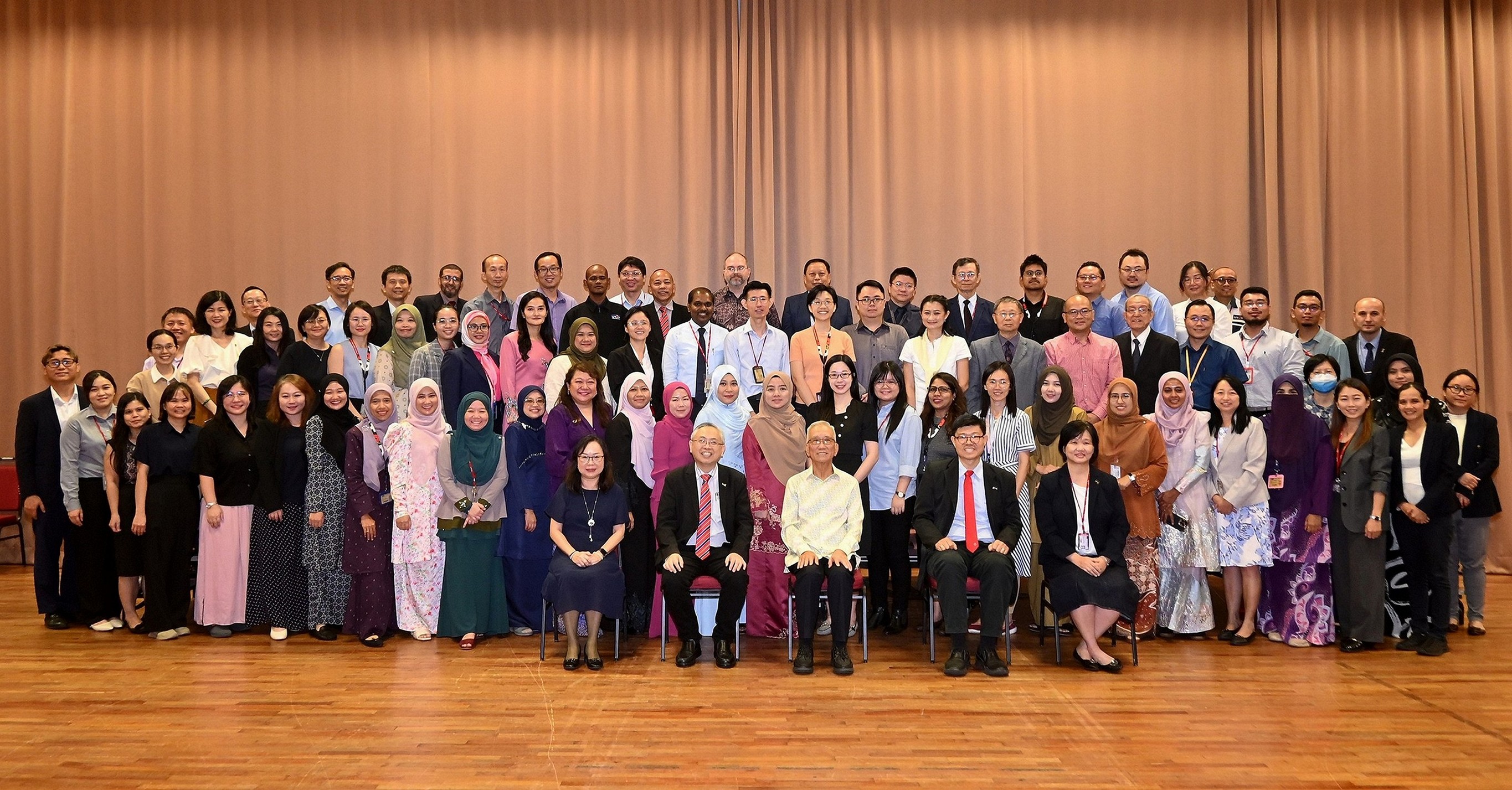 Seated from left: Ms Marchie Lim, Prof Dato’ Ewe,  Datuk Lim, Prof Choong, and Ms Loh with the recipients of 10 Years Staff Long Service Award