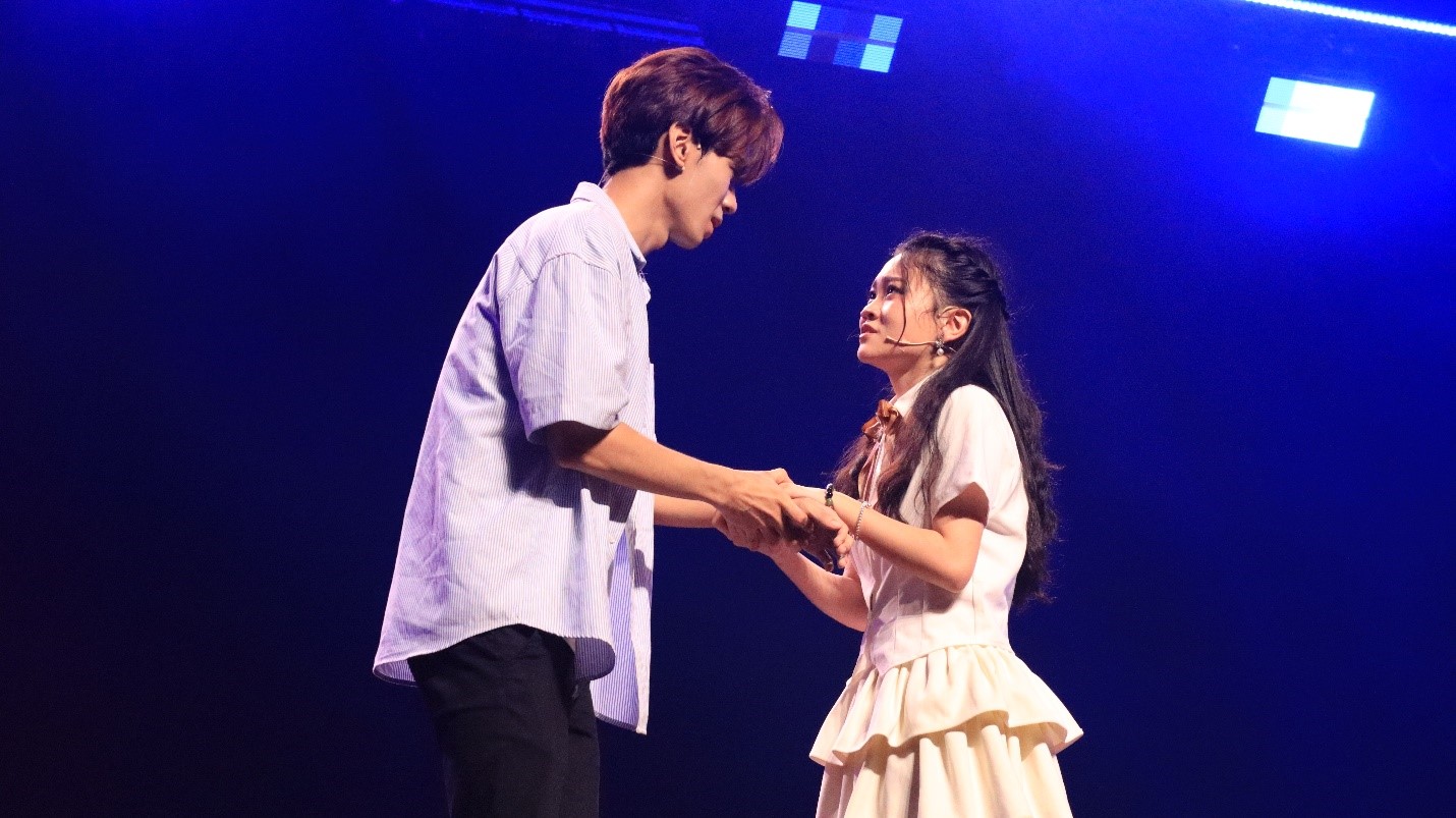 Love will find its way; Xu Xian (left) and Bai Bai reunited as they broke the barriers of fate