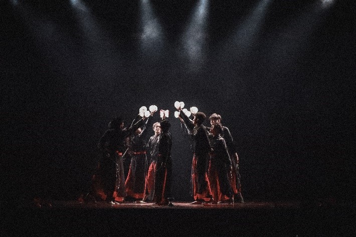 The elegance and wisdom within Chinese cultural heritage enlivened the grand hall