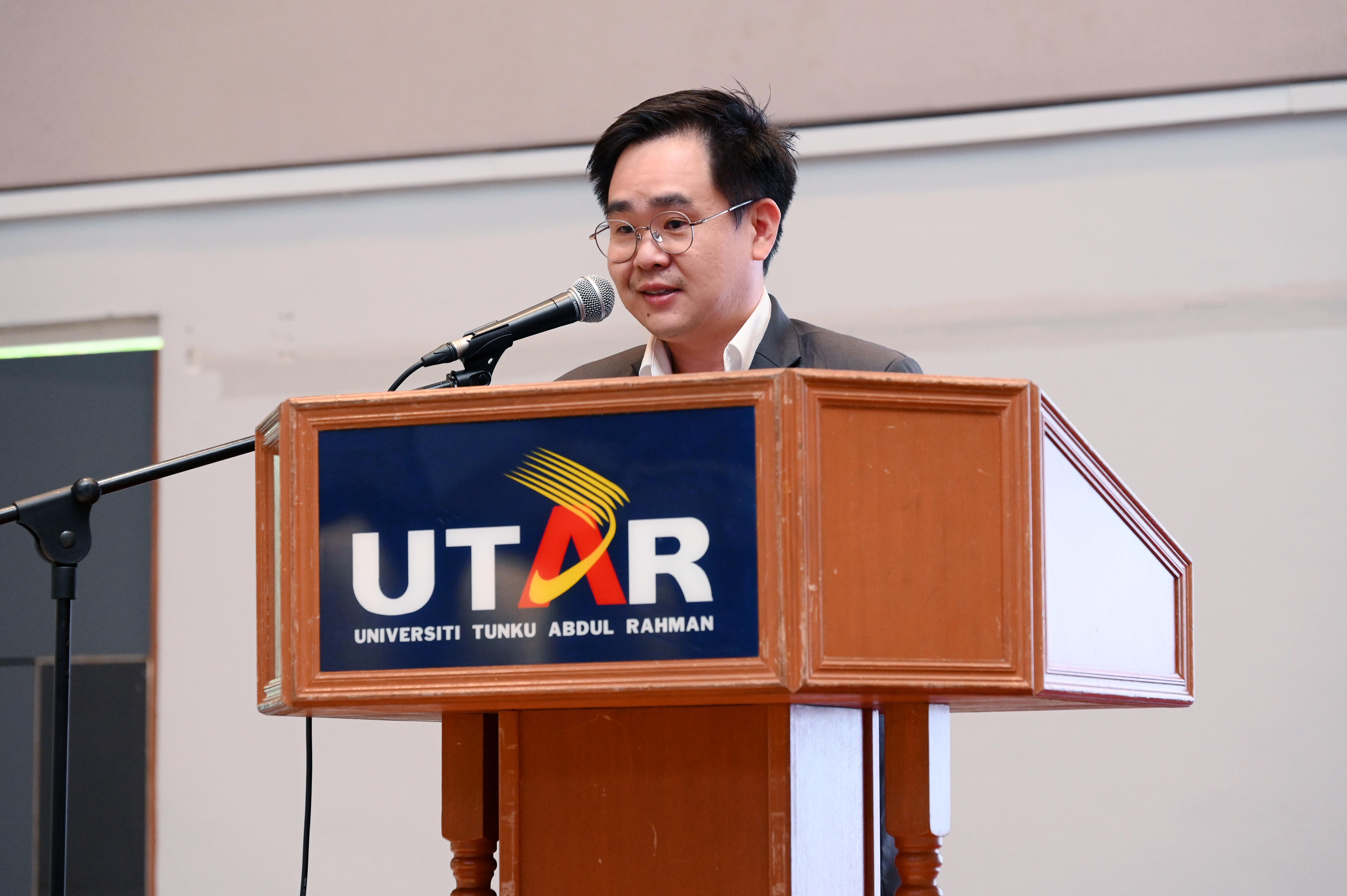 Dr Tan expressing his gratitude to all the collaborative partners, sponsors and participants