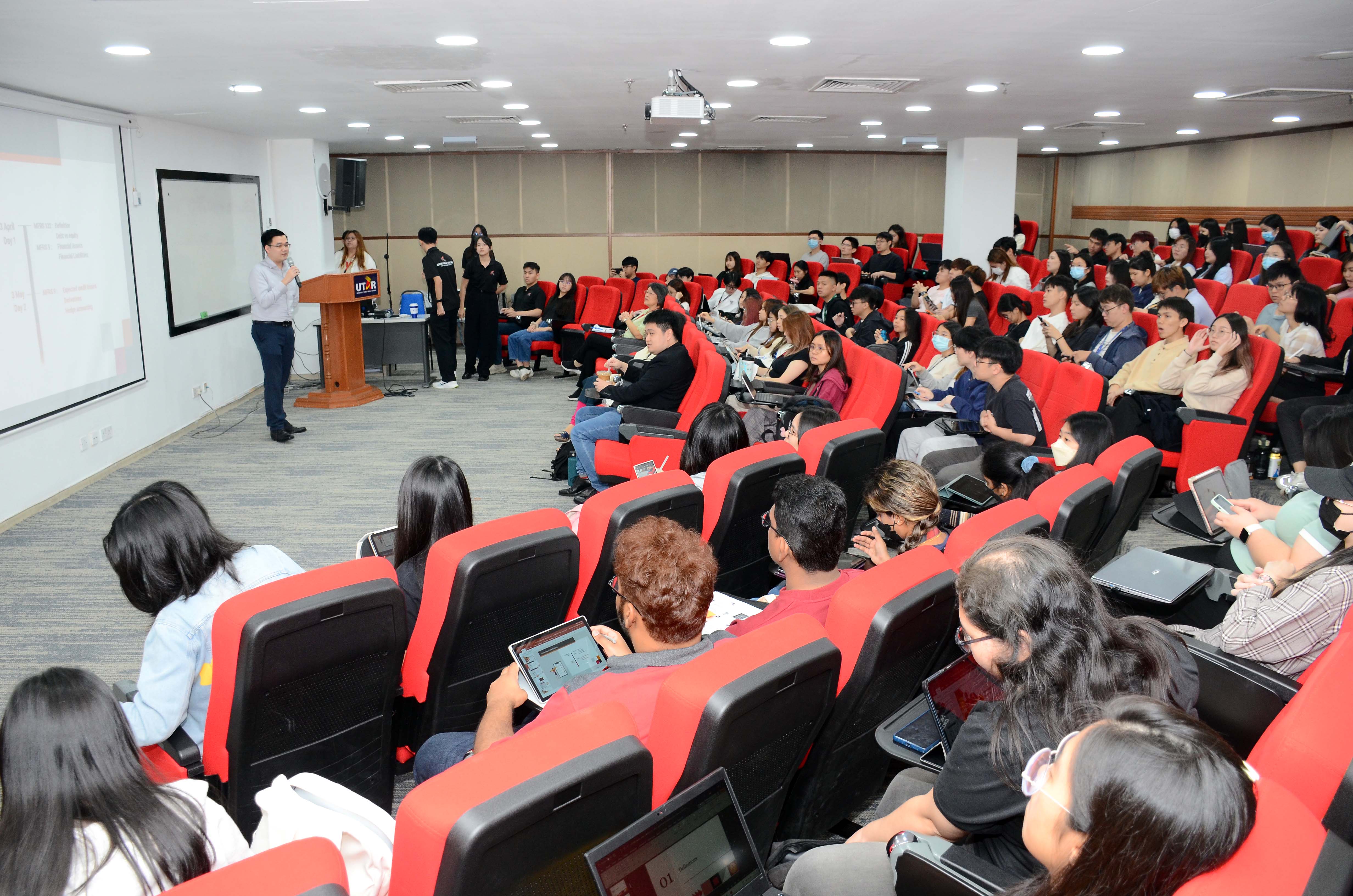 Sharing session with a large audience
