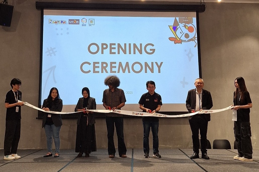 Ribbon-cutting ceremony (second from left): Puan Suhaila, Dr Wan, Mr Hafez, Dr Tneh and Prof Dato’ Ewe