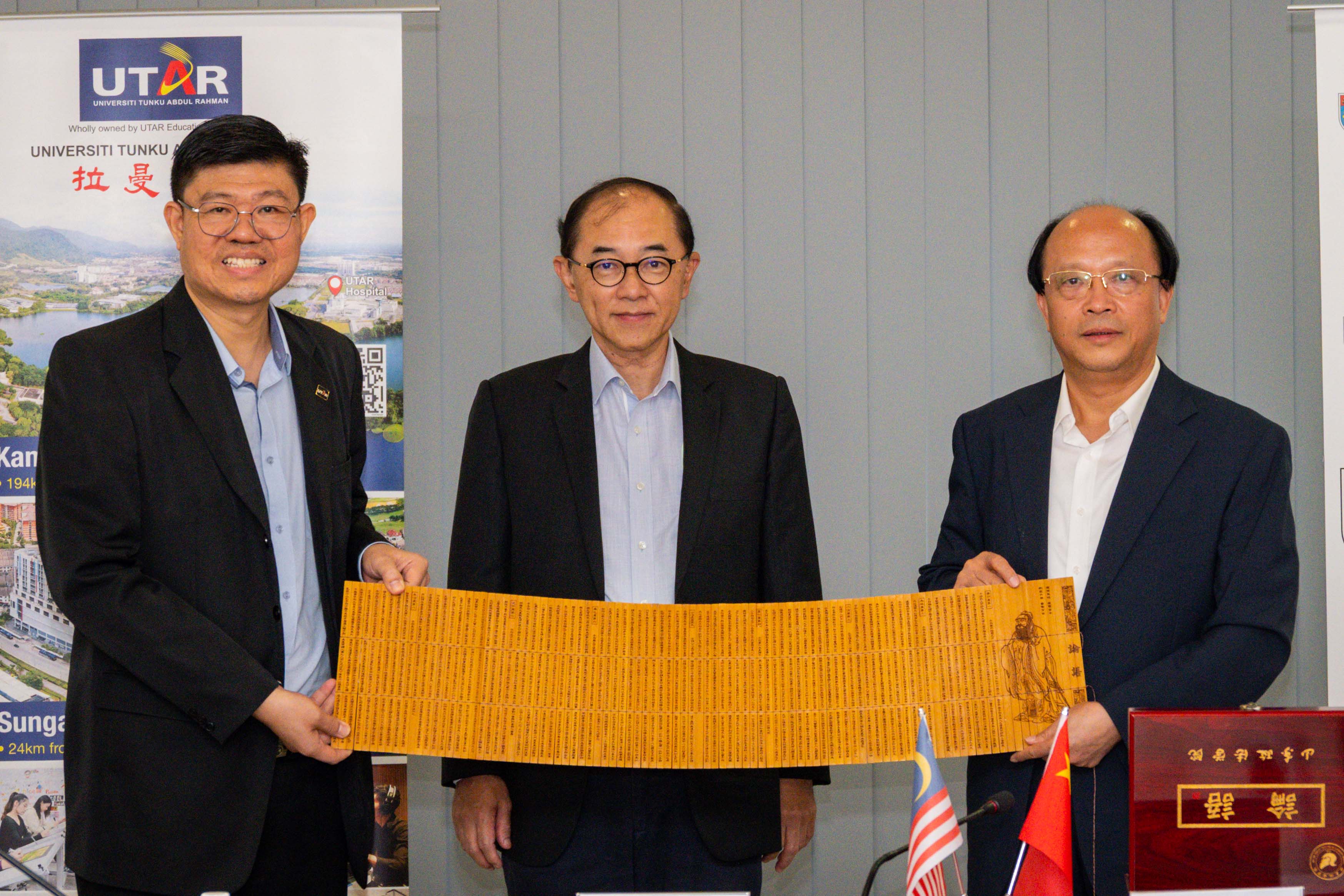 Souvenir exchange session