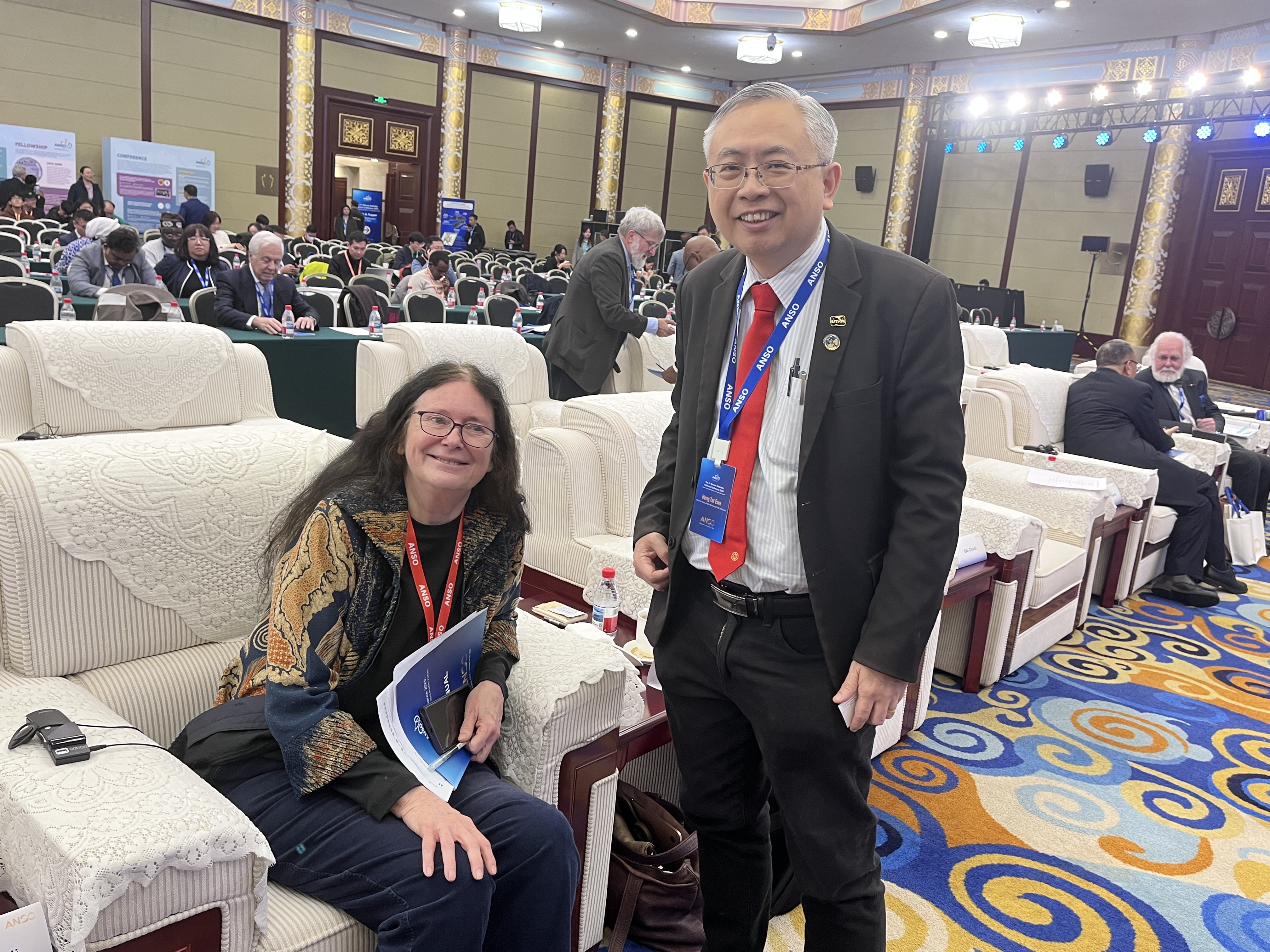 From left: Prof Gretchen Kalonji and Prof Dato’ Ewe