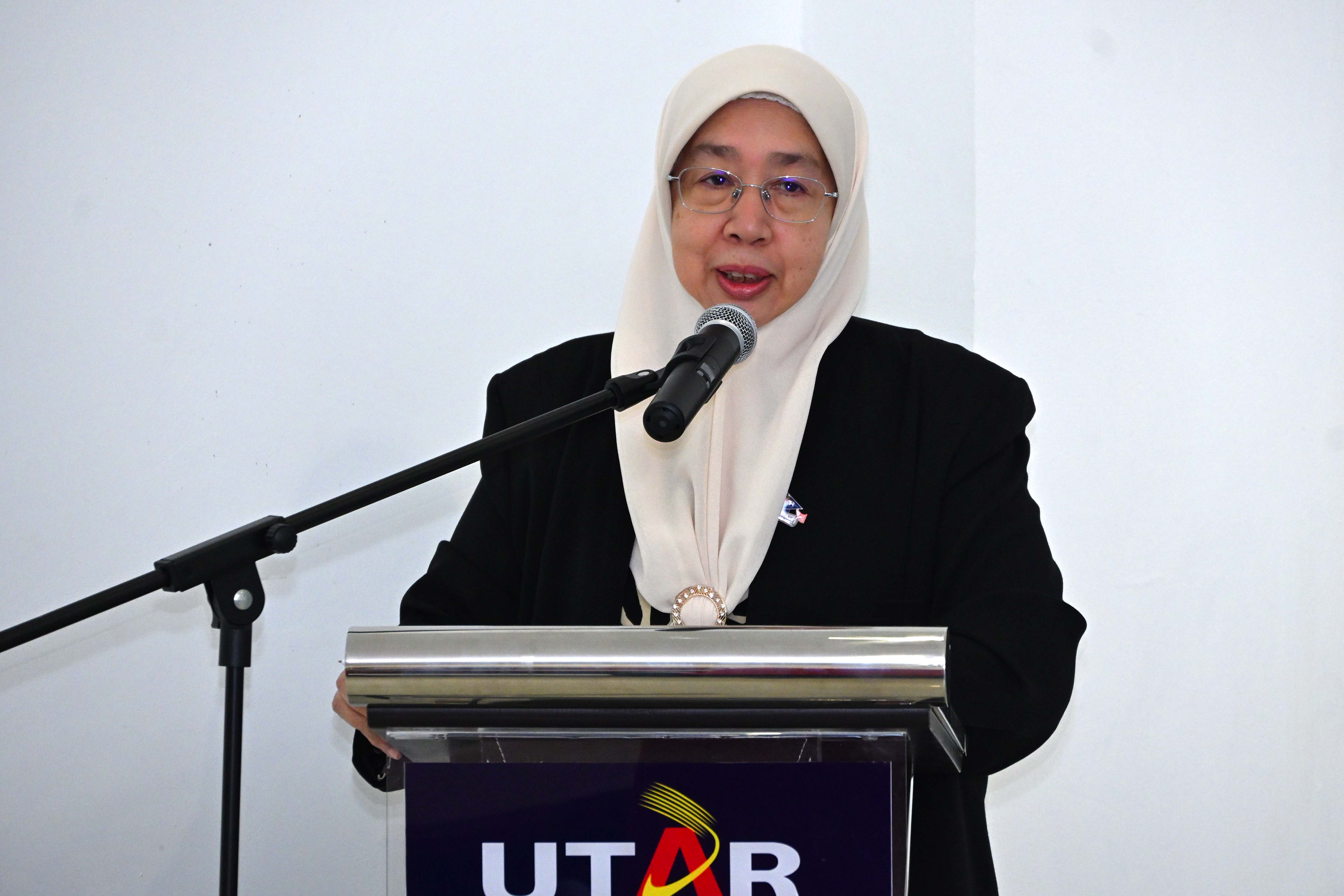 Prof Zuraidah