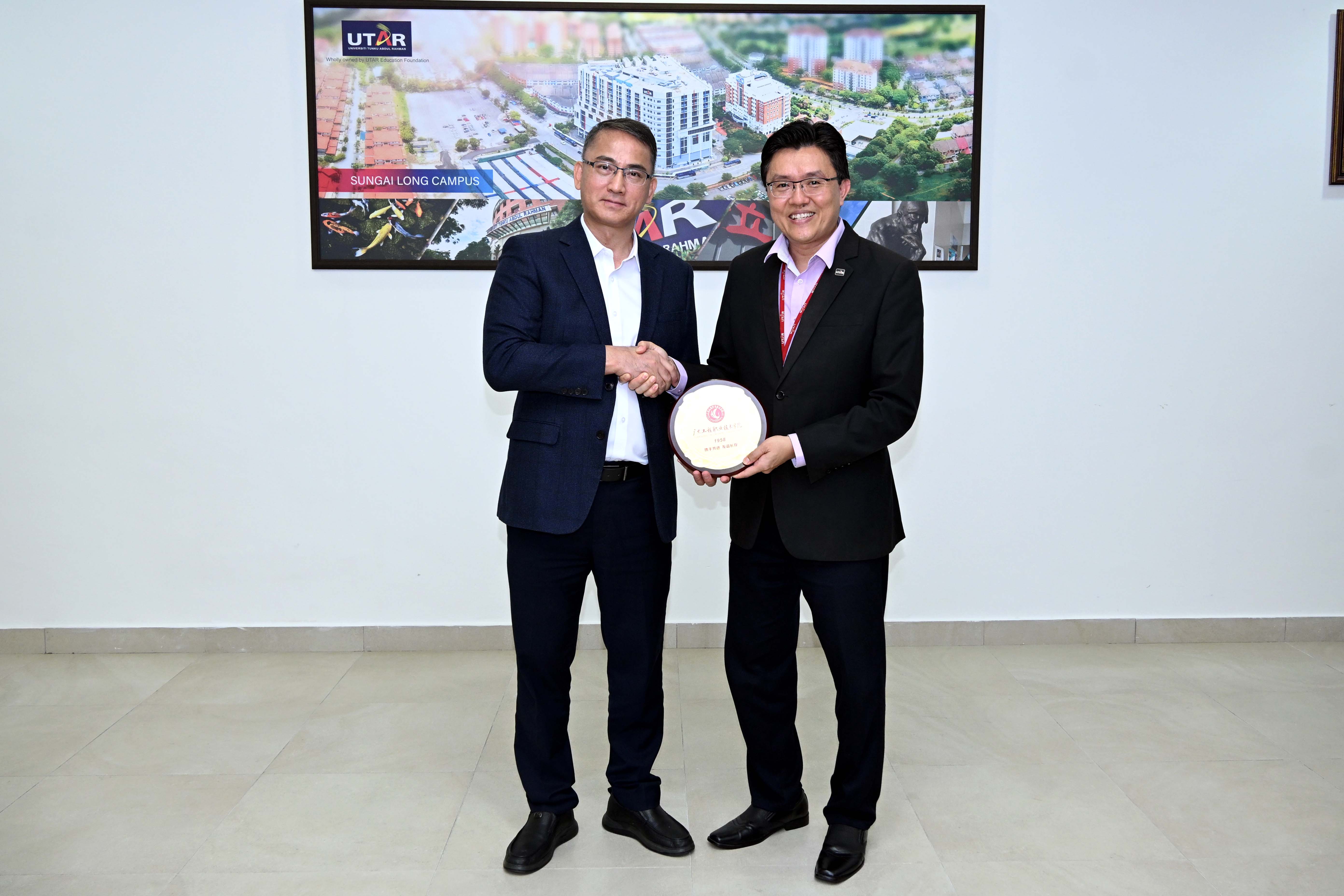 Souvenir exchange session