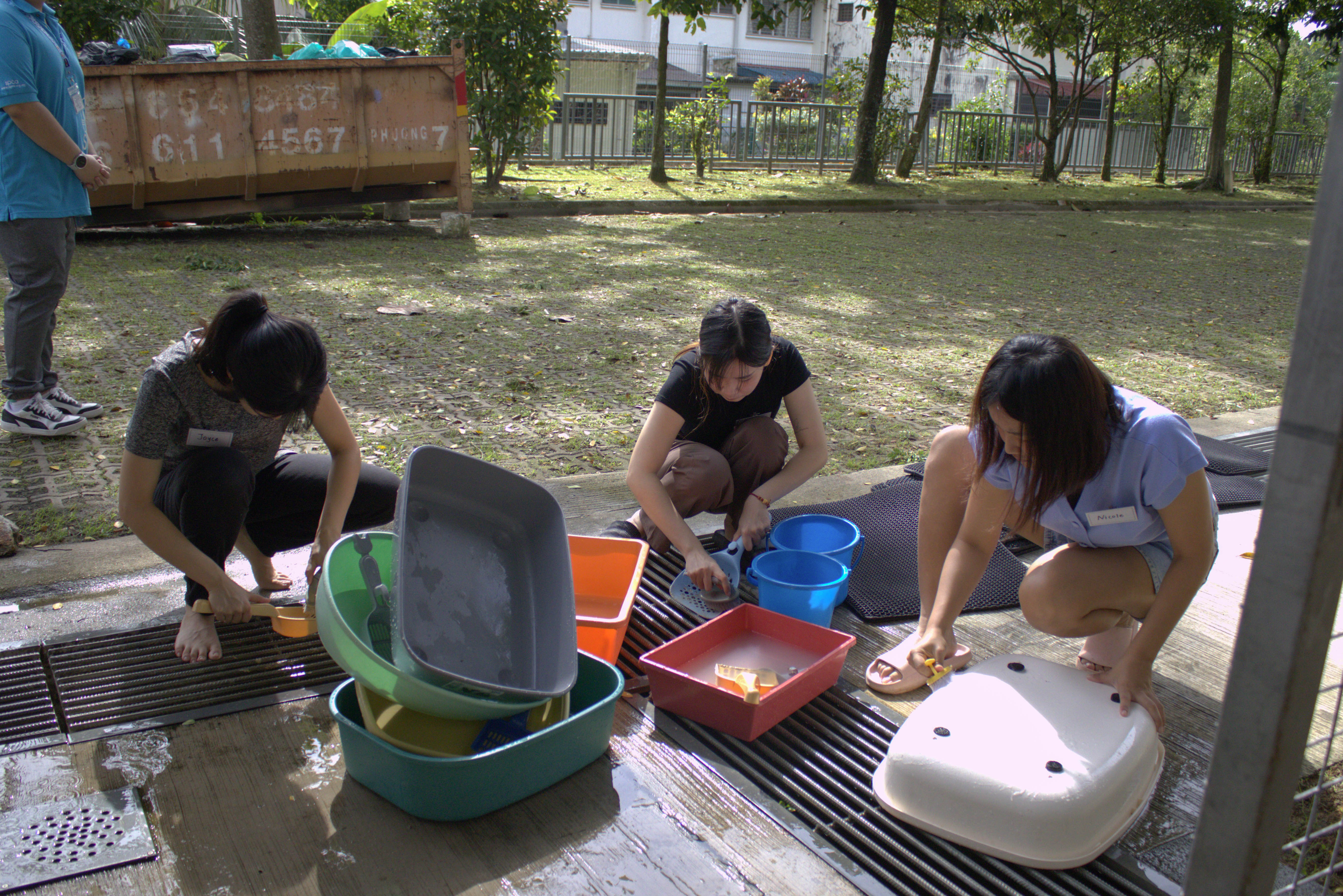 UTAR students spread love for strays with Paws 5 at SPCA