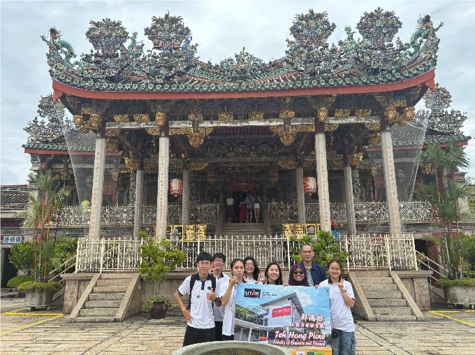 Group photo at Khoo Kongsi during the George Town field trip