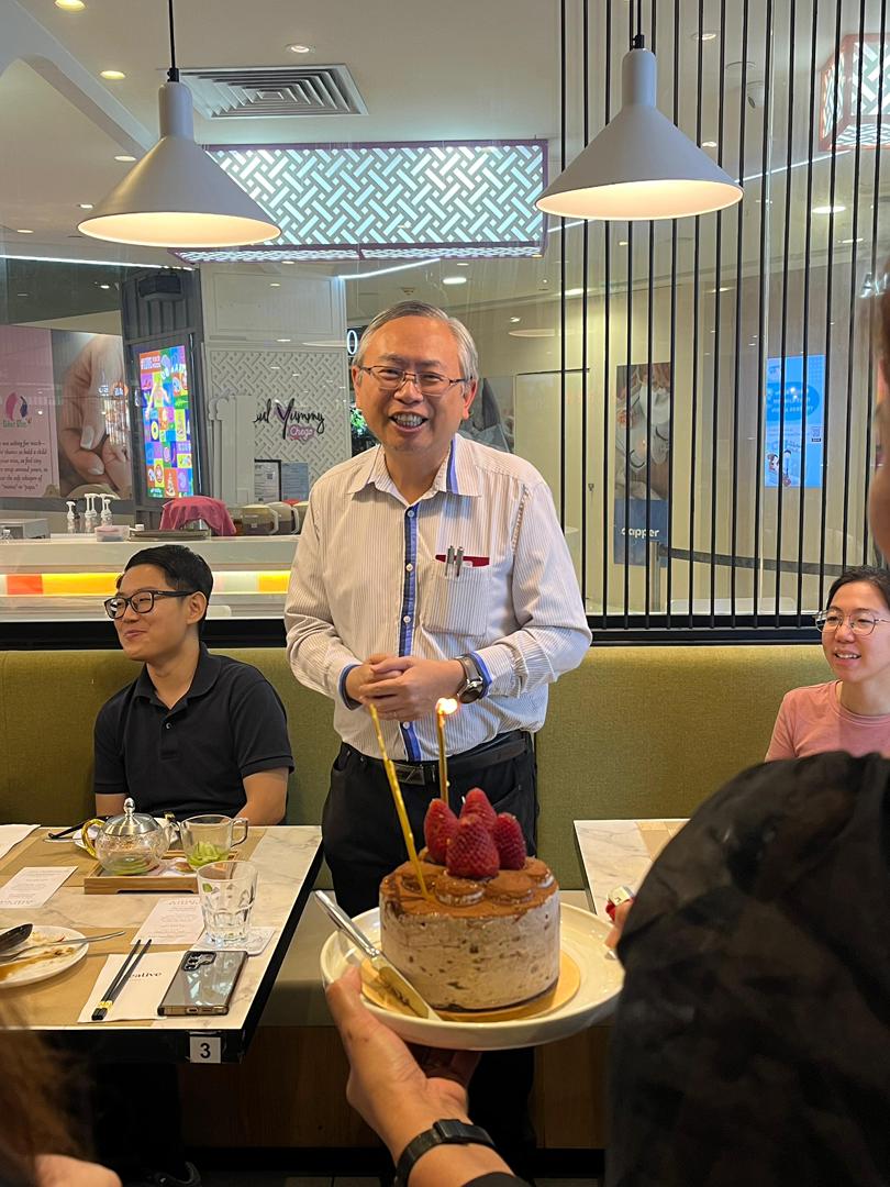 A joyful moment celebrating Prof Dato’ Ewe’s birthday