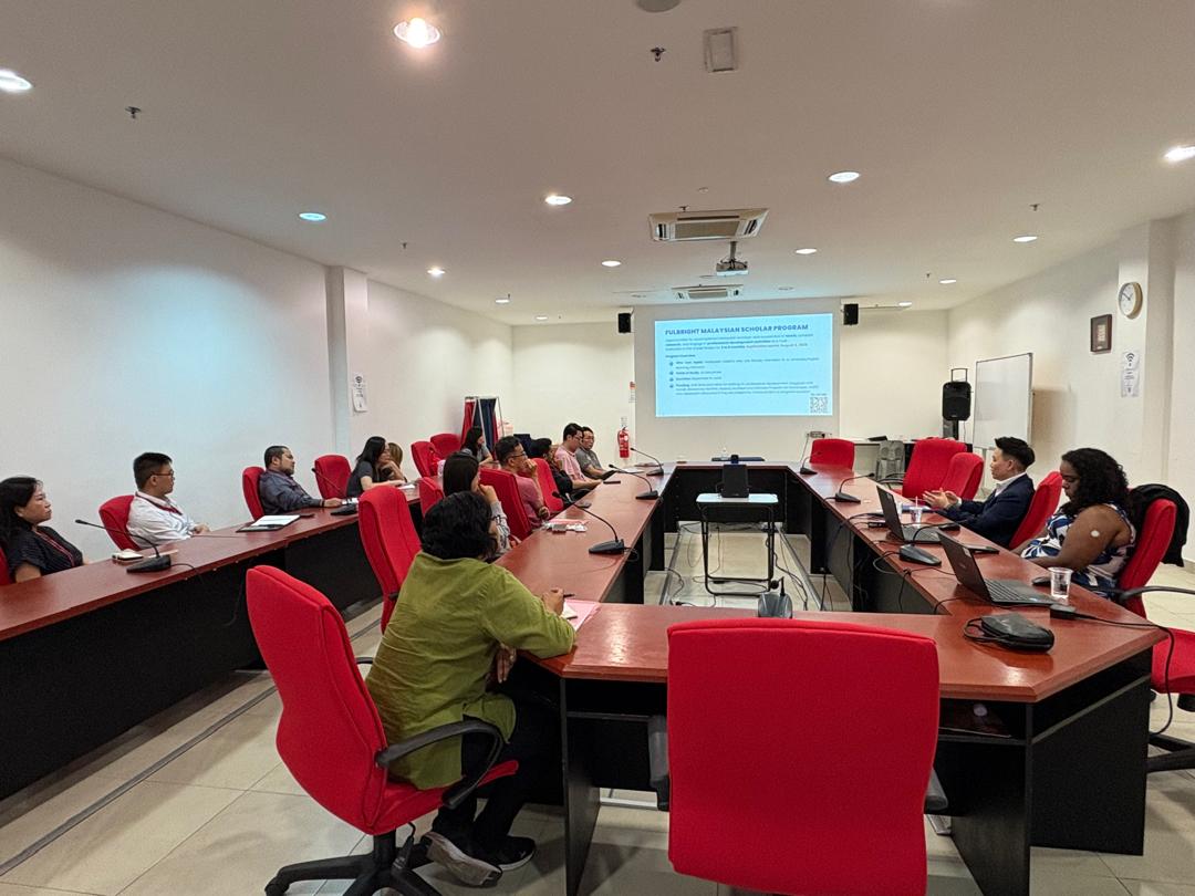 Engaged audience during the Fulbright Programme talk