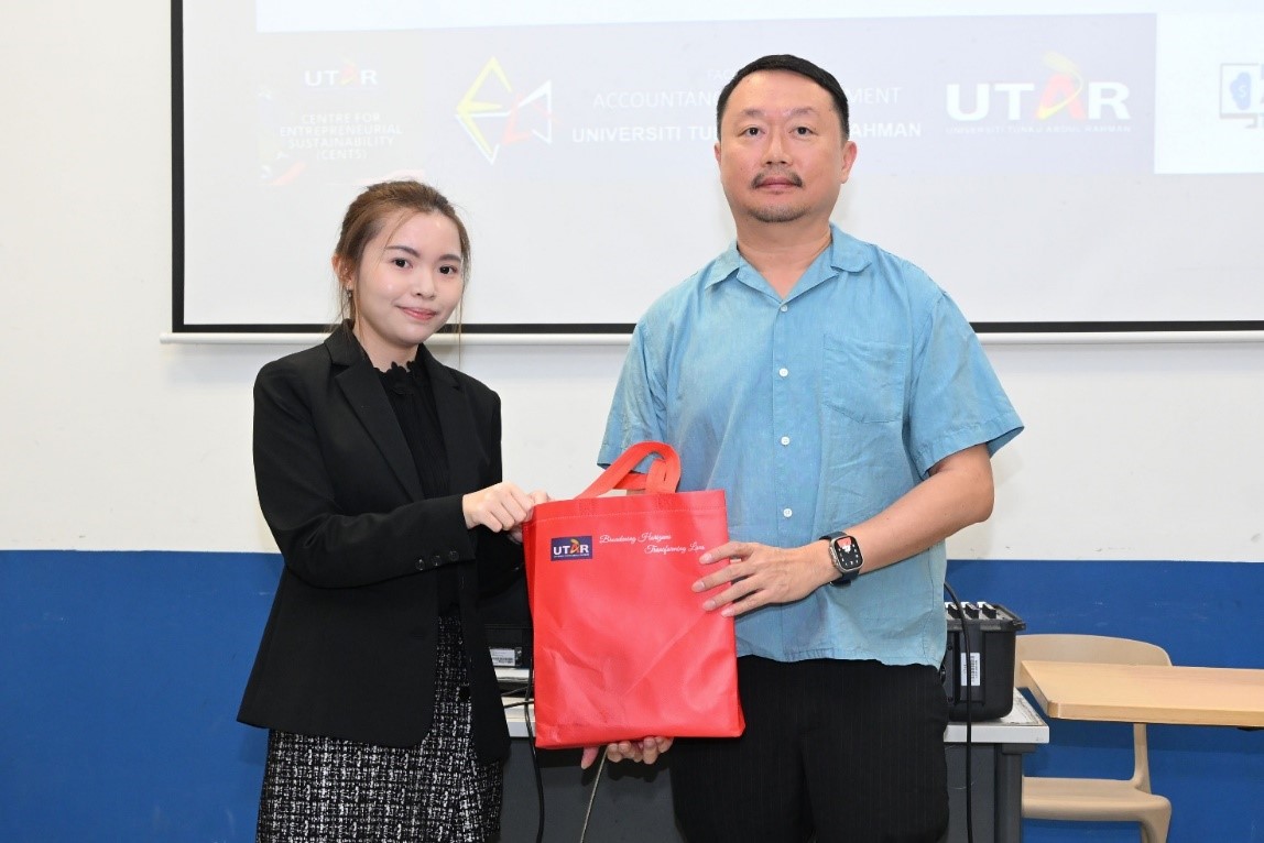 Erkaklar uchun lateks jinsiy qogirchoqlar