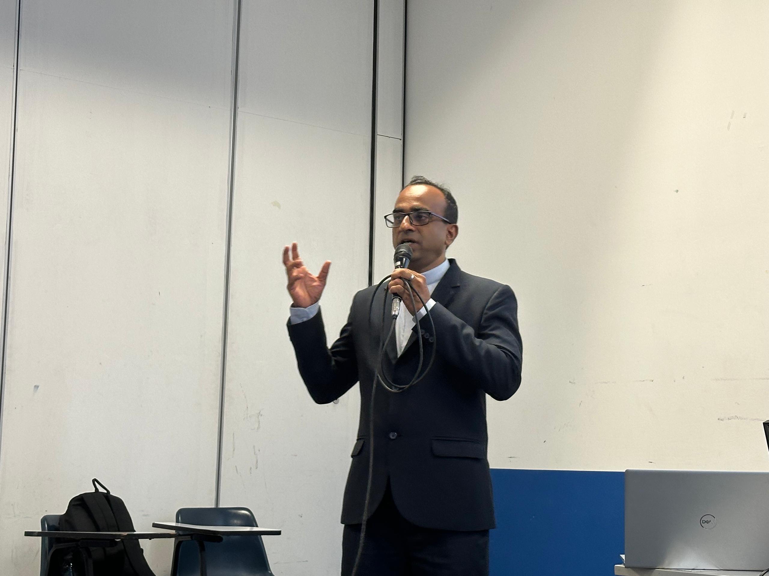 Dr Paulachan delivering his talk