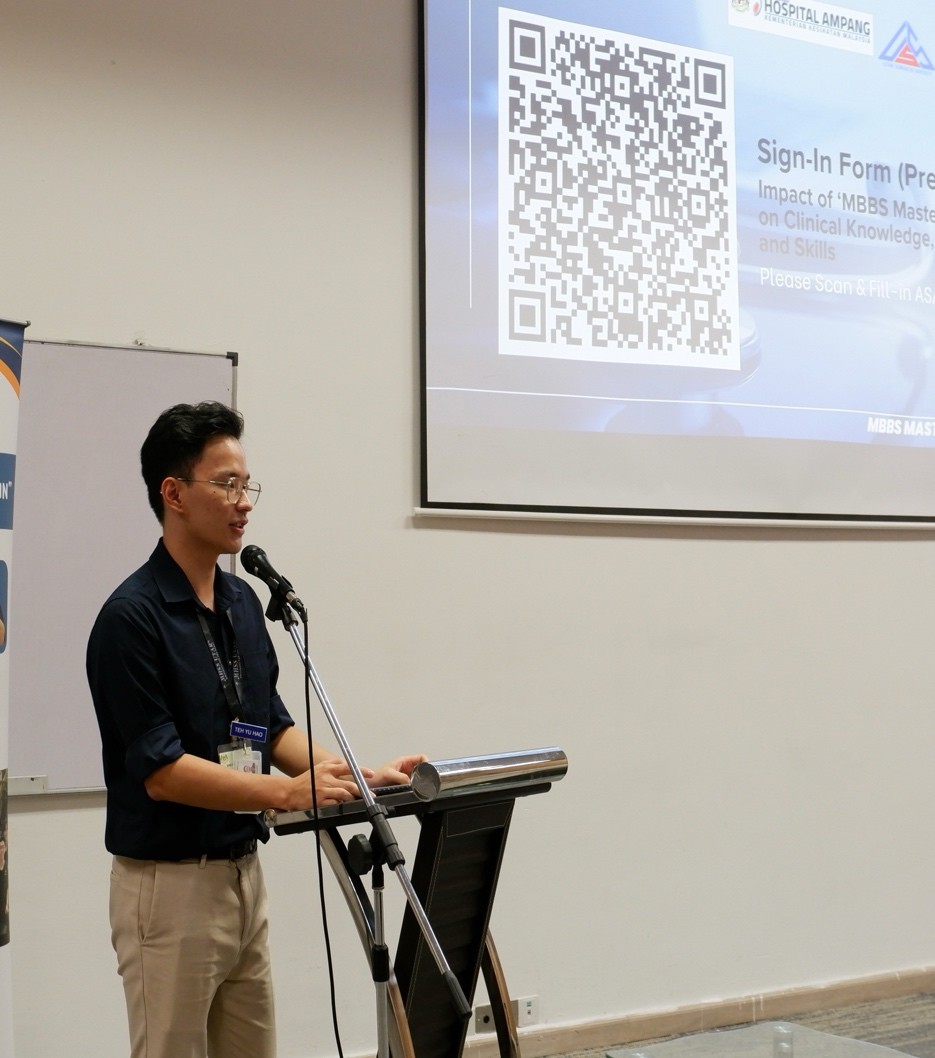 Organising committee (left) and Emcee (right)