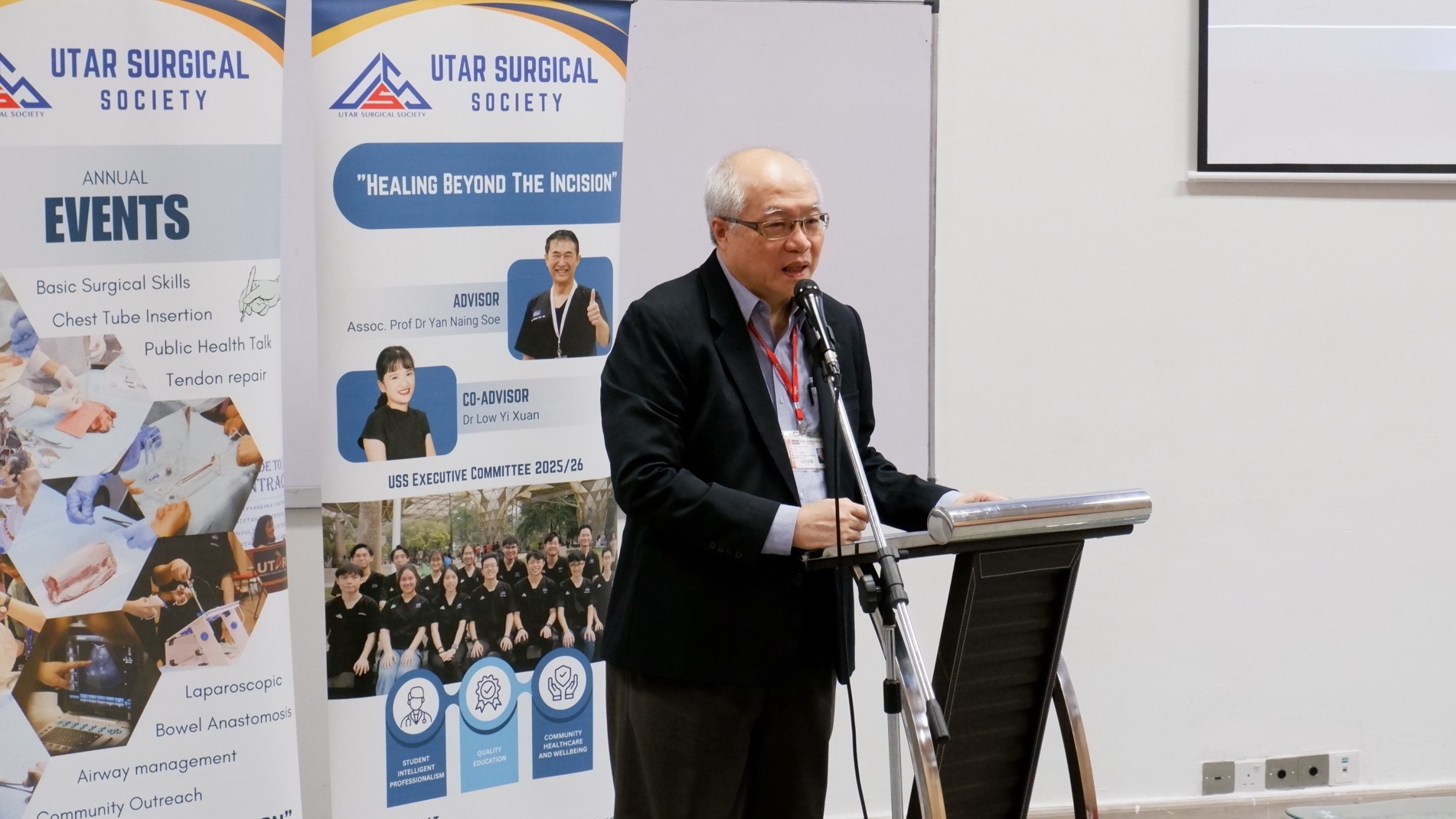 Dean of MK FMHS Prof Dr Thong Meow Keong delivering his speech