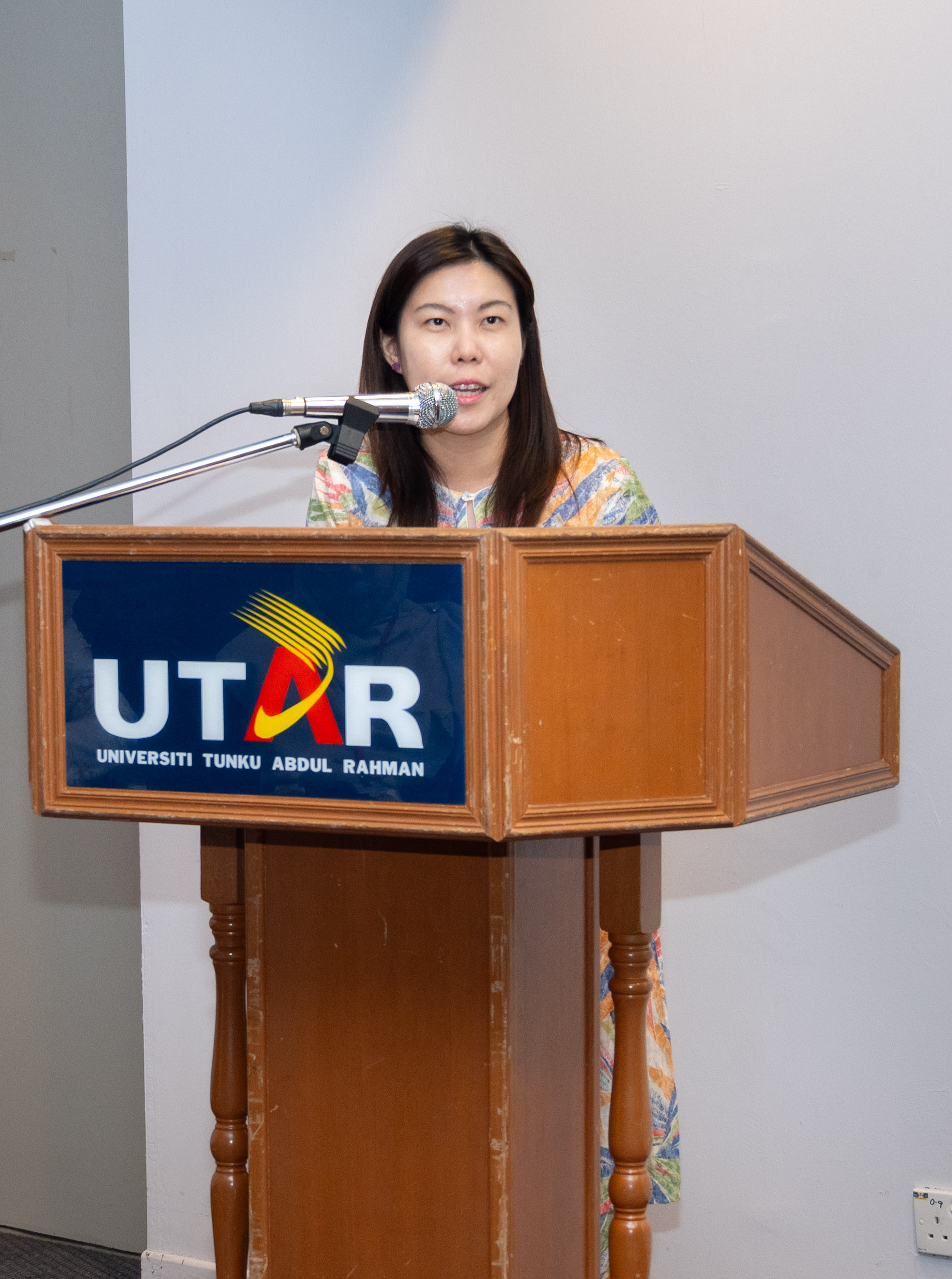 The talk session brimmed with practical advice in digital marketing, capturing the attention of future marketers