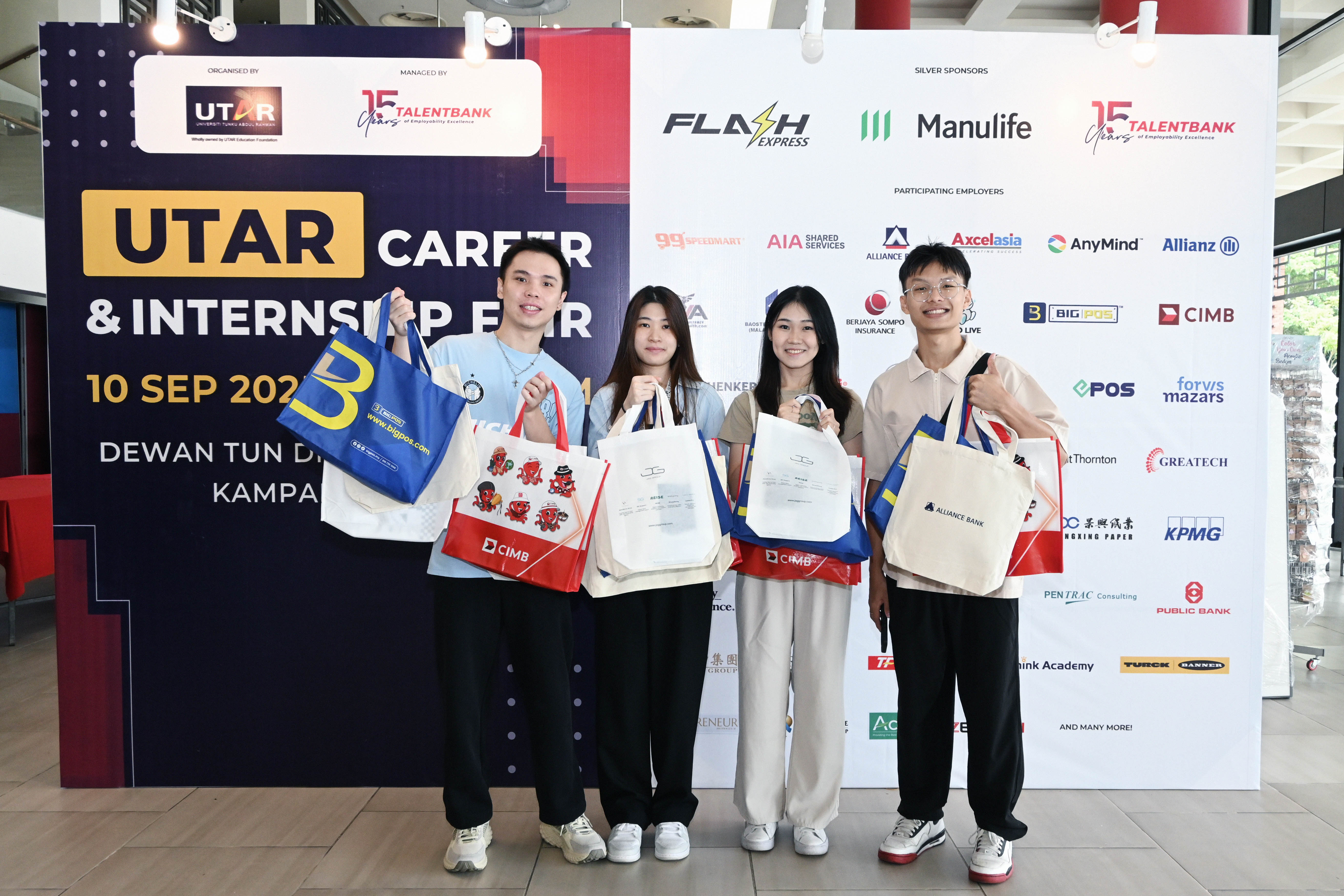 Chairperson of the UTAR Finance and Technology Society Bethel Lee Jia-De highlighting the importance of cultivating youth leadership and emphasising the role of the FYLeaderS platform in fostering growth and collaboration among students