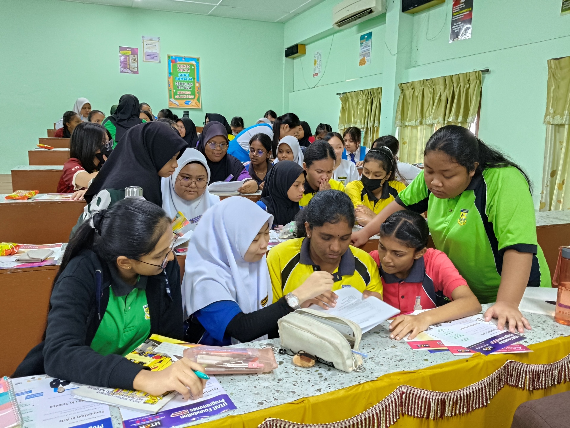 Students brainstroming ideas during the quiz session