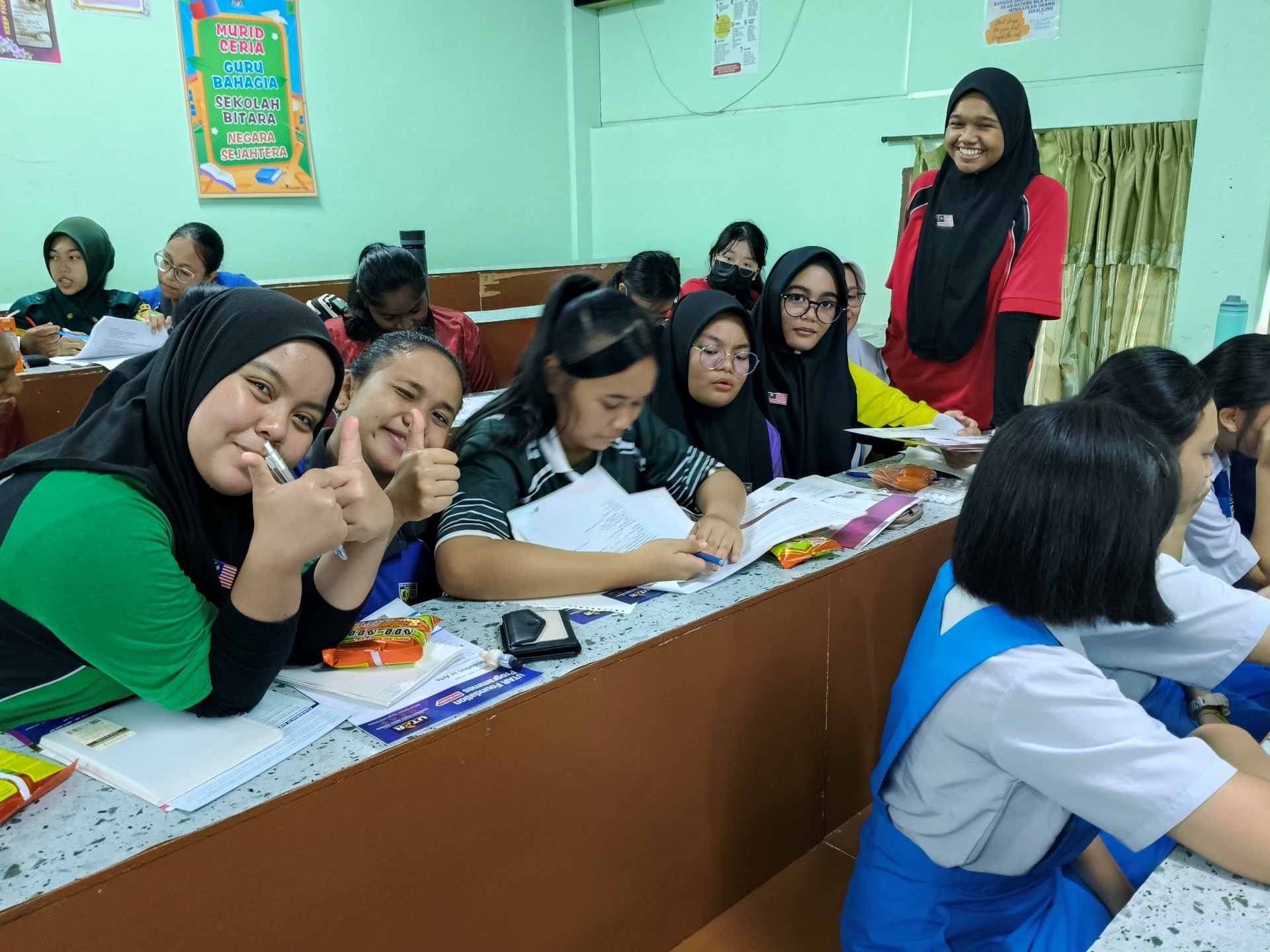 Students brainstroming ideas during the quiz session