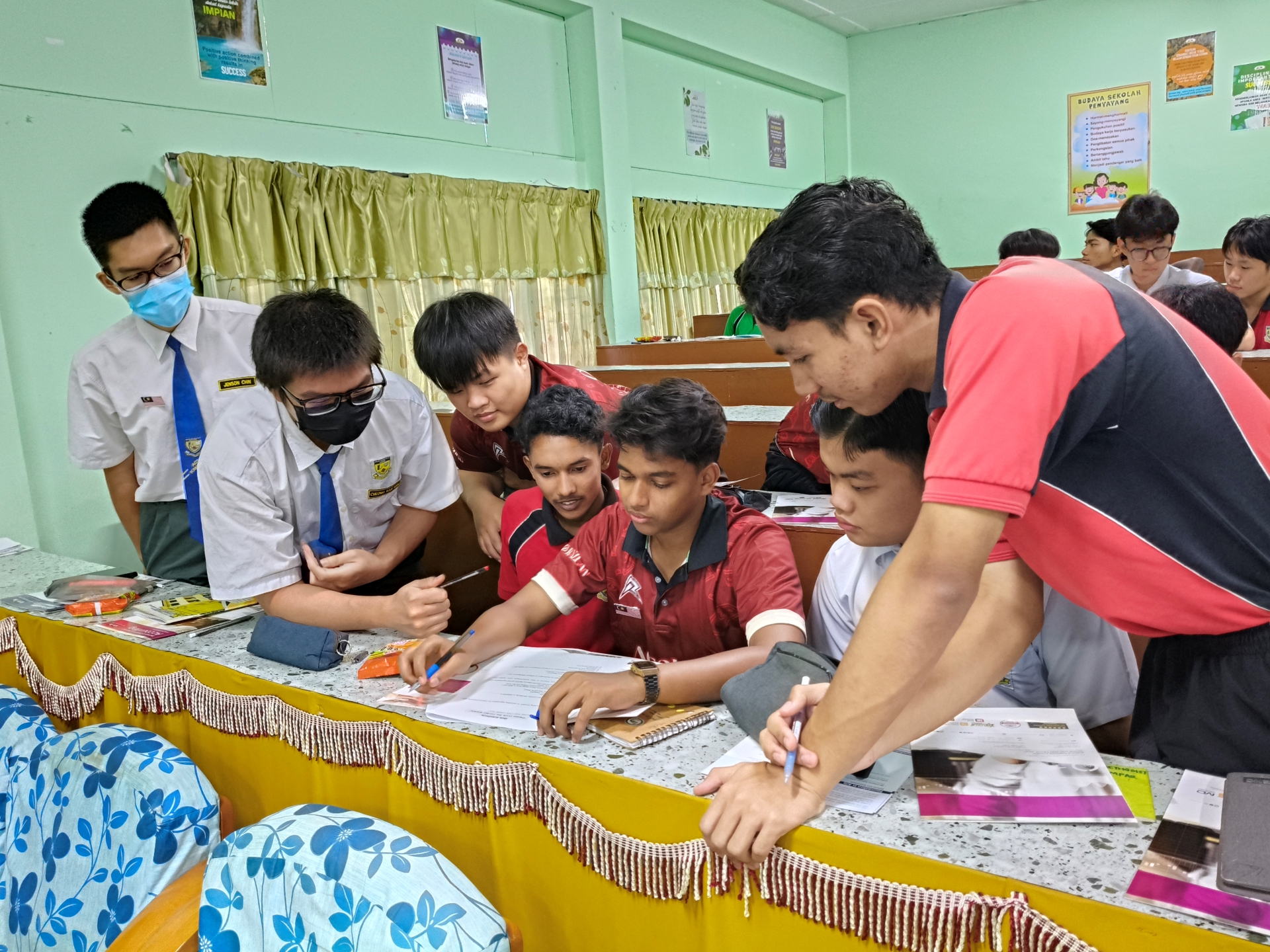 Students brainstroming ideas during the quiz session