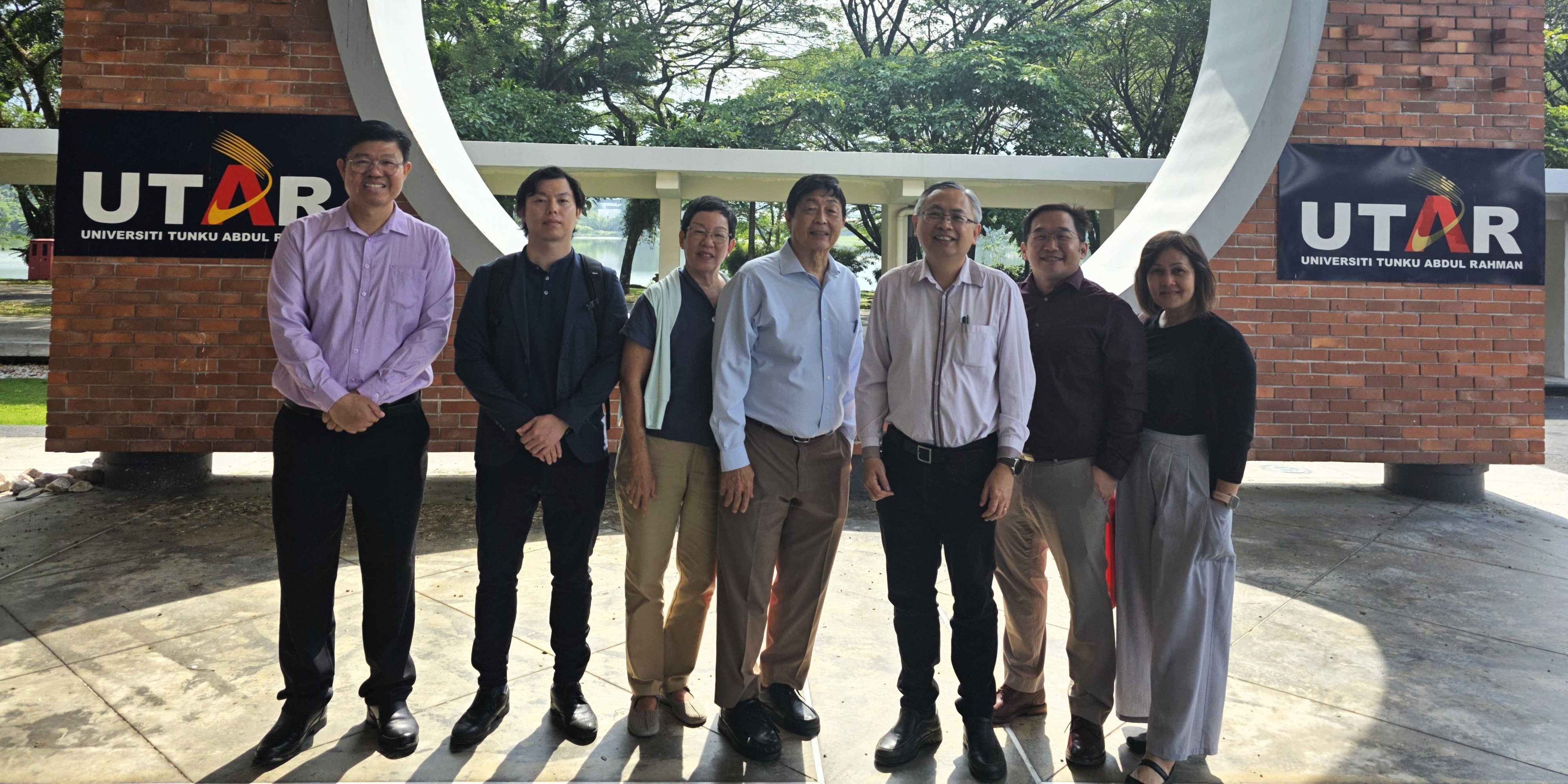 From left: Prof Choong, Mr Yu Ren Chung, Madam Carol EuYang, Mr Yu, Prof Dato’ Ewe, Mr Teoh Kok Seng and Ms Irene