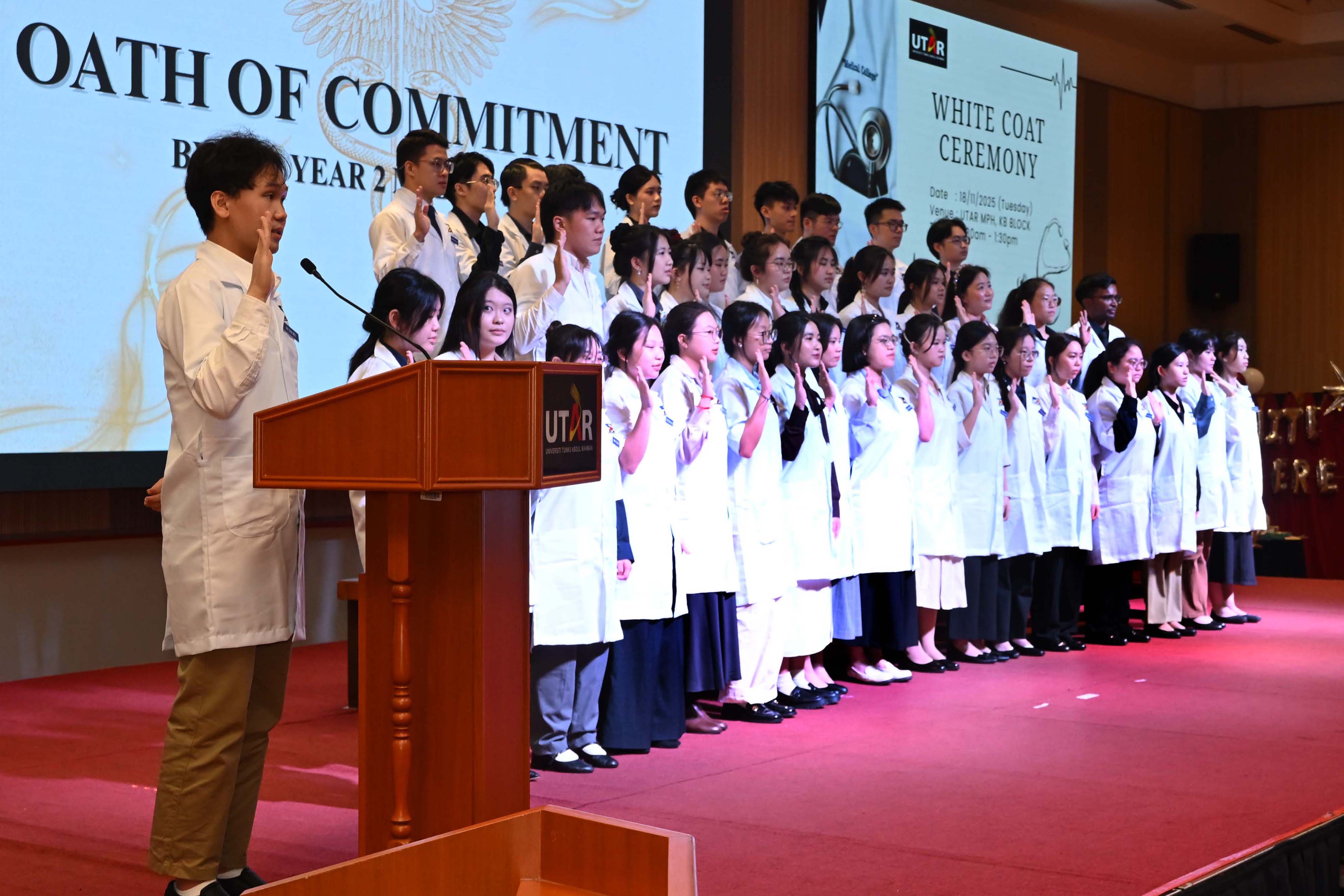 Oath of commitment led by Hii San Wei, class representative of Year Two cohort