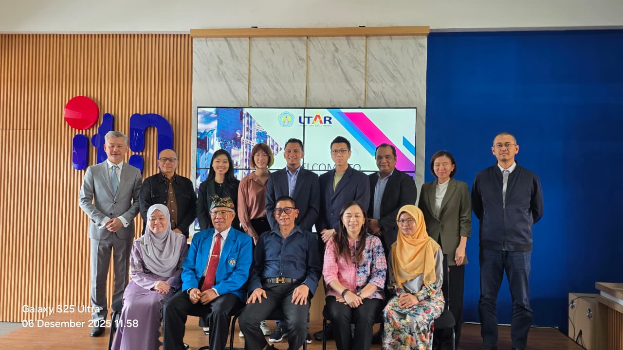 MRED students serving as panellists during the International Real Estate Development Forum 2025: (from second from left) Khairul Anuar, Chloe Loh, Pang Jie Xin, Zulhilmi, Warren Ng, Mohd Rizam, and Jen Li Yen