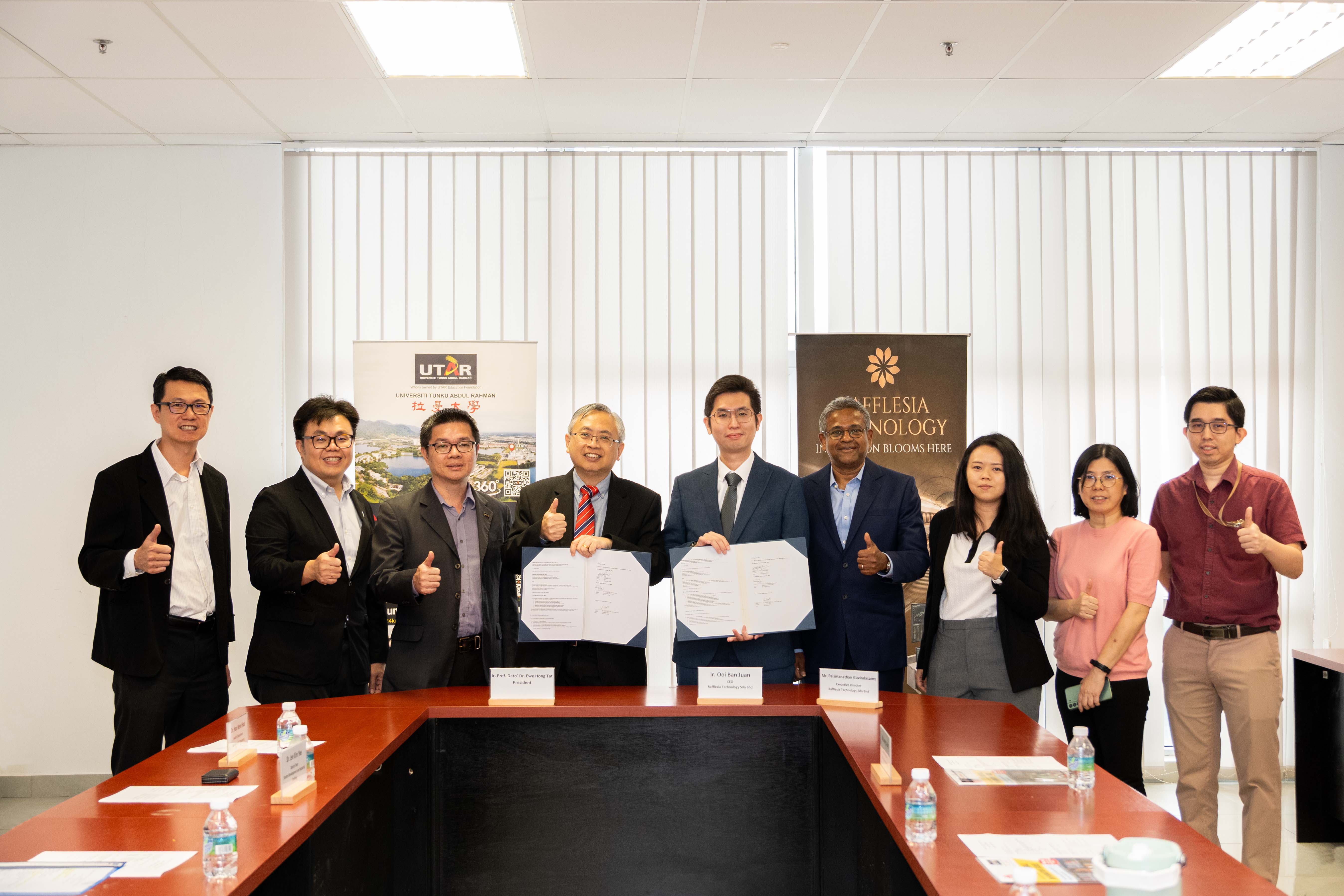 Fourth from left: Prof Dato’ Ewe, Ir Ooi, and Mr Paismanathan 