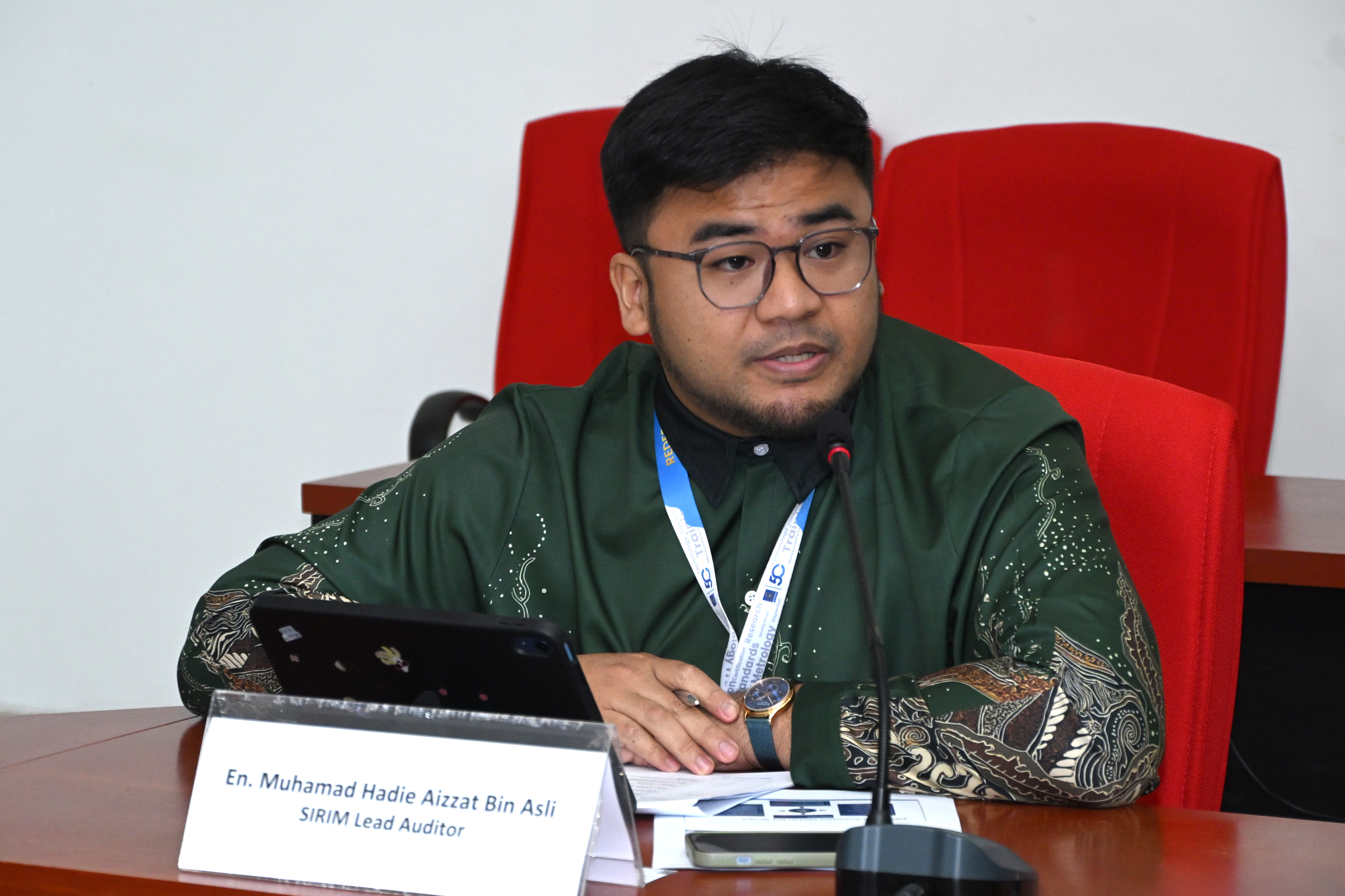 En Muhamad Hadie presenting the audit plan in detail