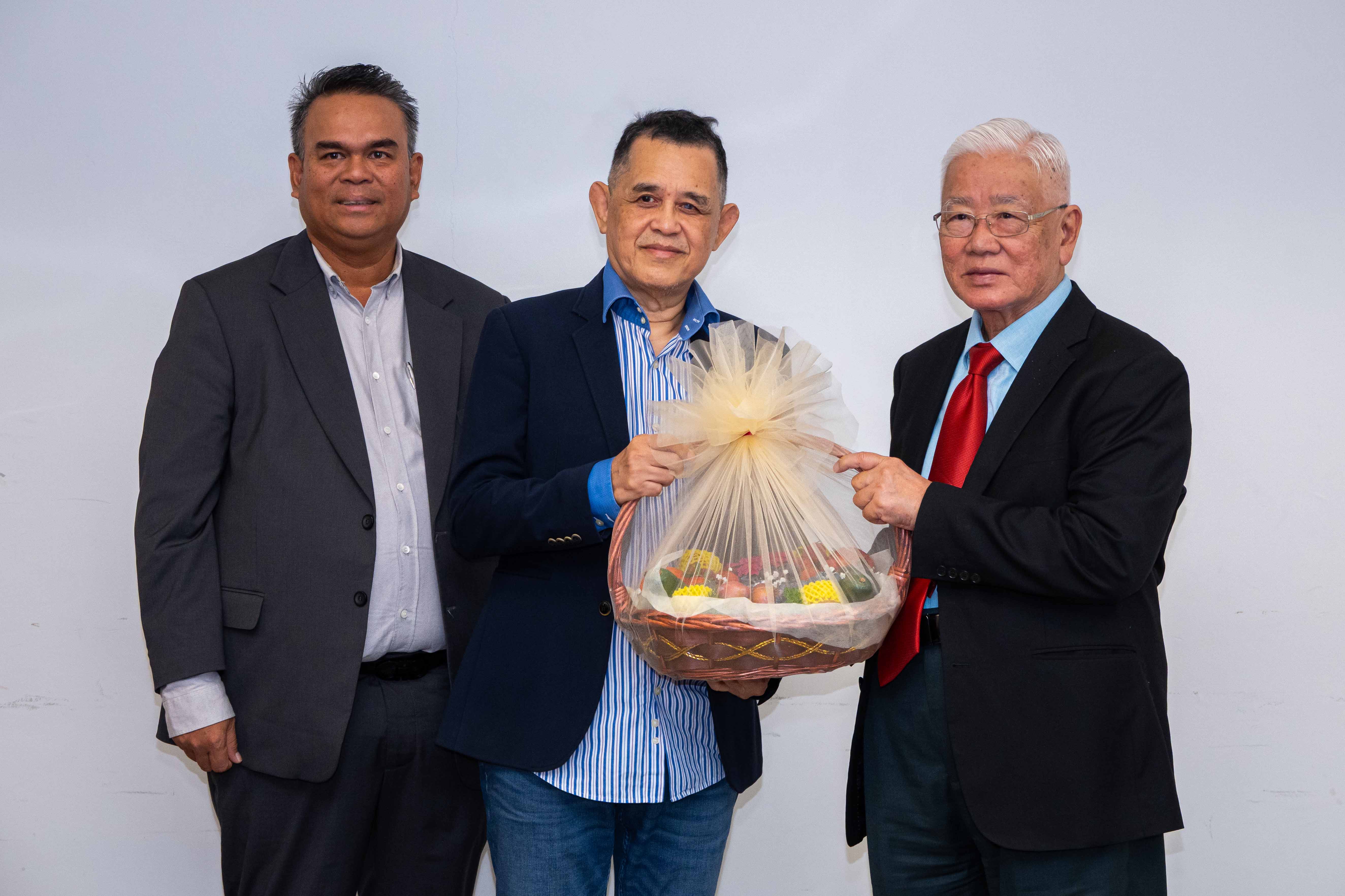 From left: Dato’ Ir Janang, Mr Fong and Tan Sri Dato’ Wong